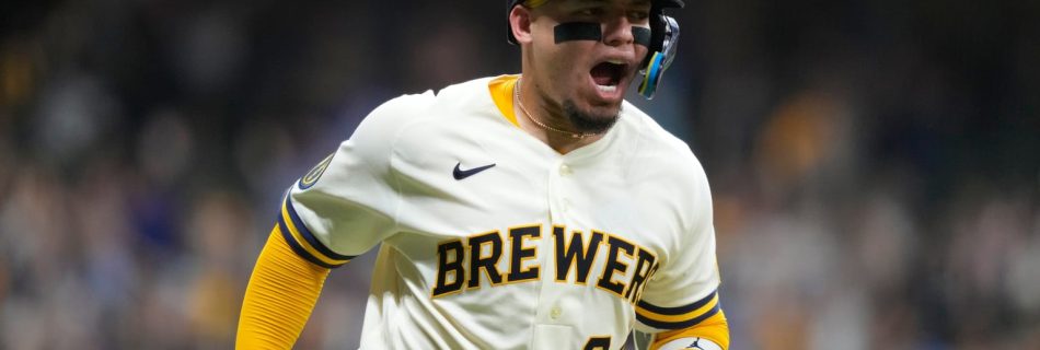 Contreras comes up clutch as Crew captures Game 1 win