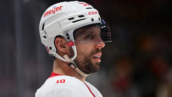 Perron signs one-year, 0,000 contract with Stars Perron signs one-year, 0,000 contract with Stars