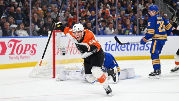 Knuble nets first two NHL goals, Flyers defeat Sabres Knuble nets first two NHL goals, Flyers defeat Sabres