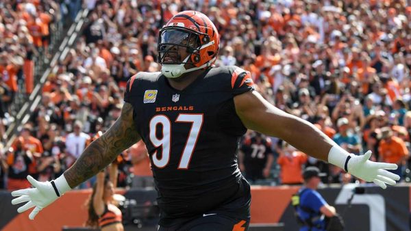 Bengals coach Zac Taylor likens DT Dexter Lawrence to ‘giant flying squirrel’