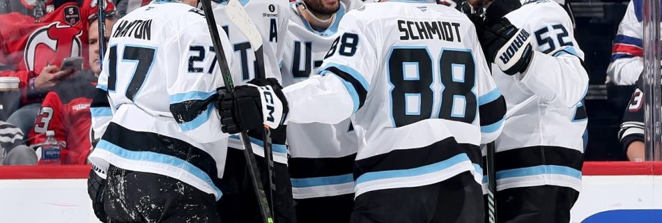 Schmaltz has three points, pushes goal streak to four, Mammoth hold off Devils
