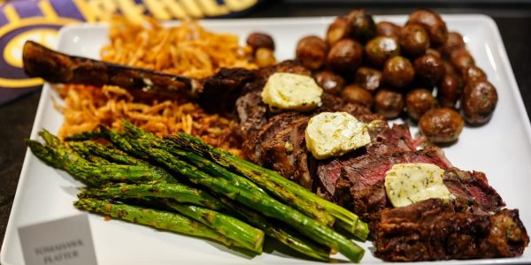 Ribs, brat rangoon and, of course, beer: Brewers bringing ‘flair’ with World Series menu